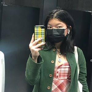 Meet your Posher, Adriana